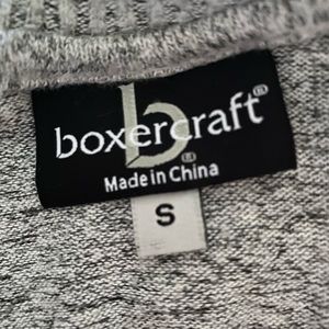 Beautiful light gray soft sweater for your gymnast! Size ladies small.